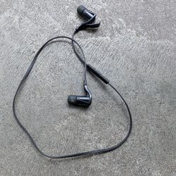 Plantronics Wireless Headphones with Charger (Broken, For Parts)