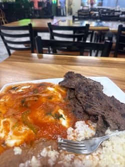 Busco mesera/cocinera