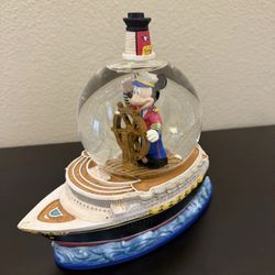 DISNEY 1998 WORLD CAPTAIN MICKEY MOUSE CRUISE SHIP SNOWGLOBE RARE