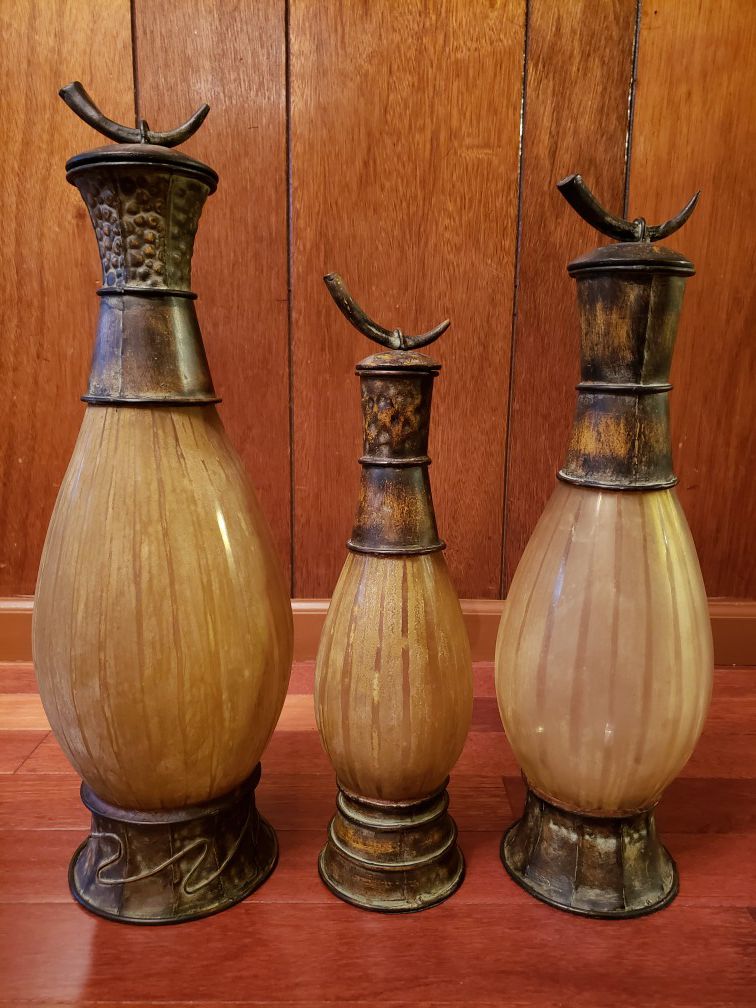 Vases / Home Decor