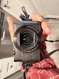 Sony RX100 M5 Camera