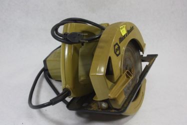 Vintage black and decker 7 1/4” circular saw model 7308