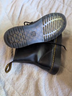 Doc Martens Uk6 Us8 Size 8 Eu 39. Boots New Shape