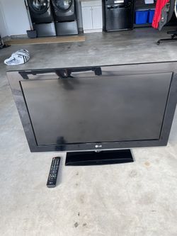 32” LG TV