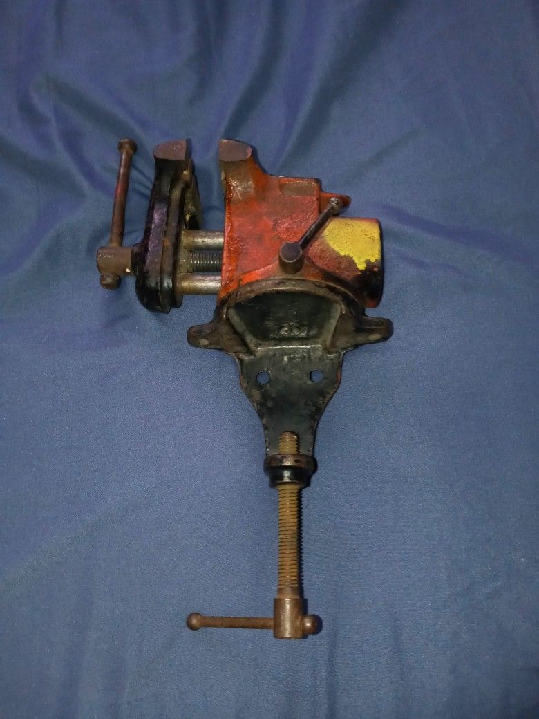 Work Bench Vice .....