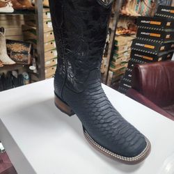 *Free delivery* New black boot Monzon python imitation leather all sizes made in mexico square toe 
