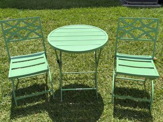 Selling a beautiful 3-piece Stylewell patio set