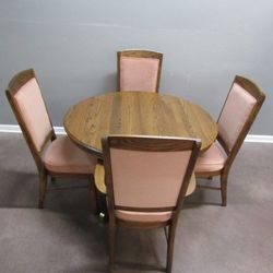 Richardson Bros. Oak Pedestal Dining Table with 4 Chairs

