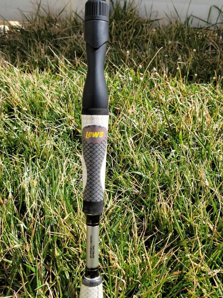 Lew's Custom Speed Stick LITE Spinning Rod