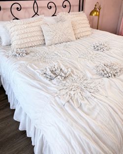 Authentic Anthropologie Georgina Queen Duvet Cover + Shams | Rare White