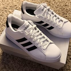 Asidas Shoes sz10 New In Box