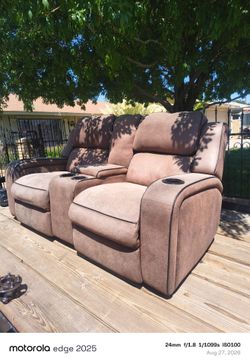 Double Recliner Loveseat with Center Console