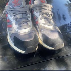 Men’s Adidas Shoe (size 11)