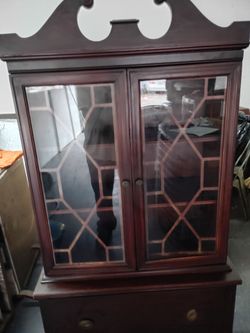 Federal Style Vintage Mahogany China Cabinet with Glass Doors and lattice work
