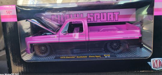 M2 Machines 1:24 1979 Chevrolet Scottdale Chevy Sport,Black & Pink