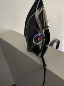 Sunbeam Aero Ceramic Iron GCSBDS-209 With 12ft Cord 1600 Watt