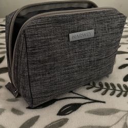 Travel makeup bag