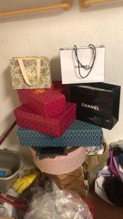 Tory Burch Boxes &chanel https://offerup.com/redirect/?o=QmFncy5OZXc=