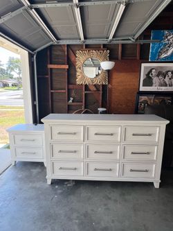 Dresser/Nightstand set