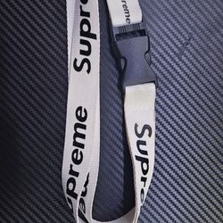 SUPREME Lanyard 