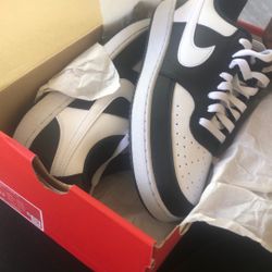 Size 9 In Men’s .Nikes