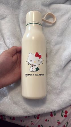 Hello Kitty Starbucks Cup