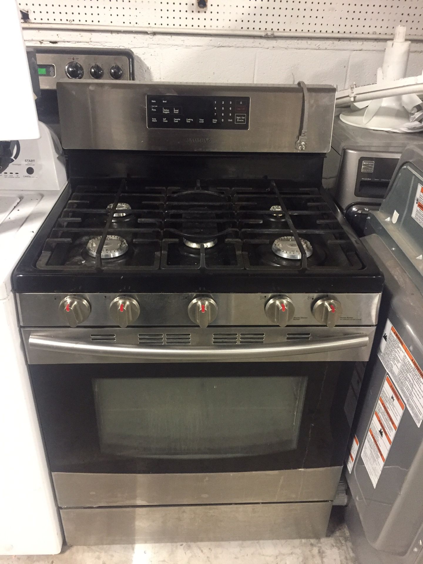 USED 2017 SAMSUNG STAINLESS STEEL GAS STOVE 5 BURNERS COMES WITH 60 DAY WARRANTY SAME DAY DELIVERY AVAILABLE $375