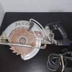Skilsaw 8-1/4" 13 Amp Worm Drive Saw
