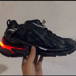 Balenciaga Runner Led