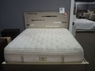 Glam Champagne Gold Platform Bed with Mirrored Geometric Headboard