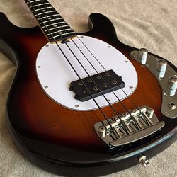 Sterling by Music Man RAY24 Classic Stingray Bass Sunburst.