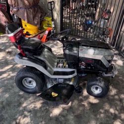 Murray MT200 42 in. 19.0 HP 540cc EX1900 Series Briggs and Stratton Engine Automatic Gas Riding Lawn