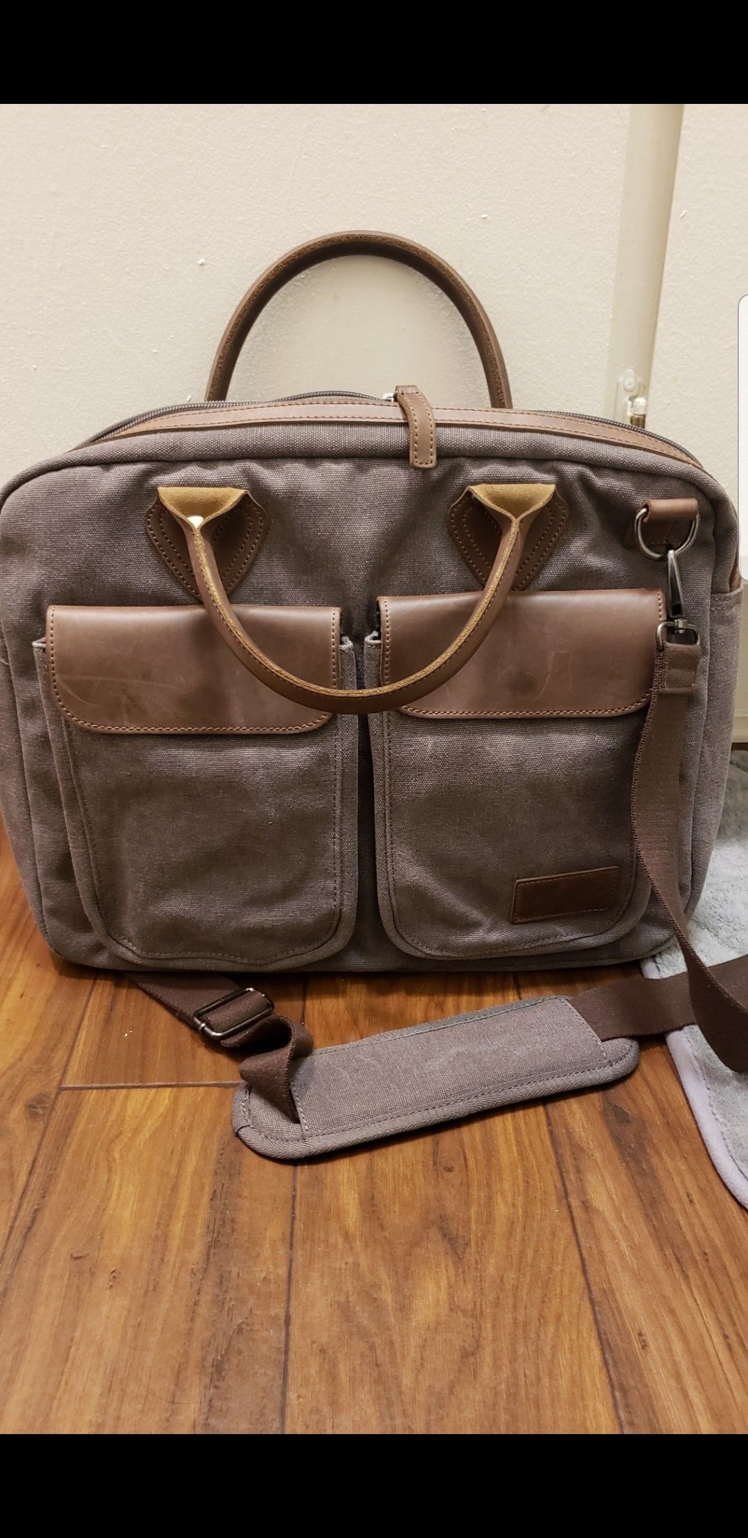 Renwick messenger bag