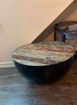 Coffee and side table