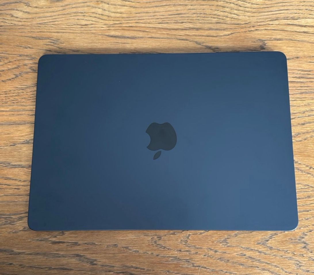 MacBook Air with Apple M2 chip (2023)