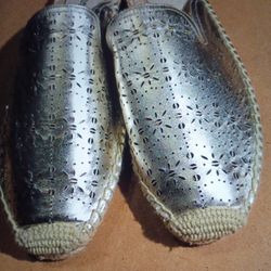SOLUDOS. CHAMPAGNE ESPADRILLE FLATS ROUND TOE LOAFER MULES FOR WOMEN SIZE 11