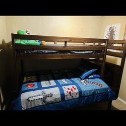 Twin/Full Bunk Beds