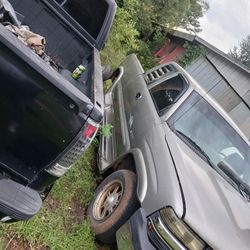 1999 Chevrolet Silverado  PART OUT 