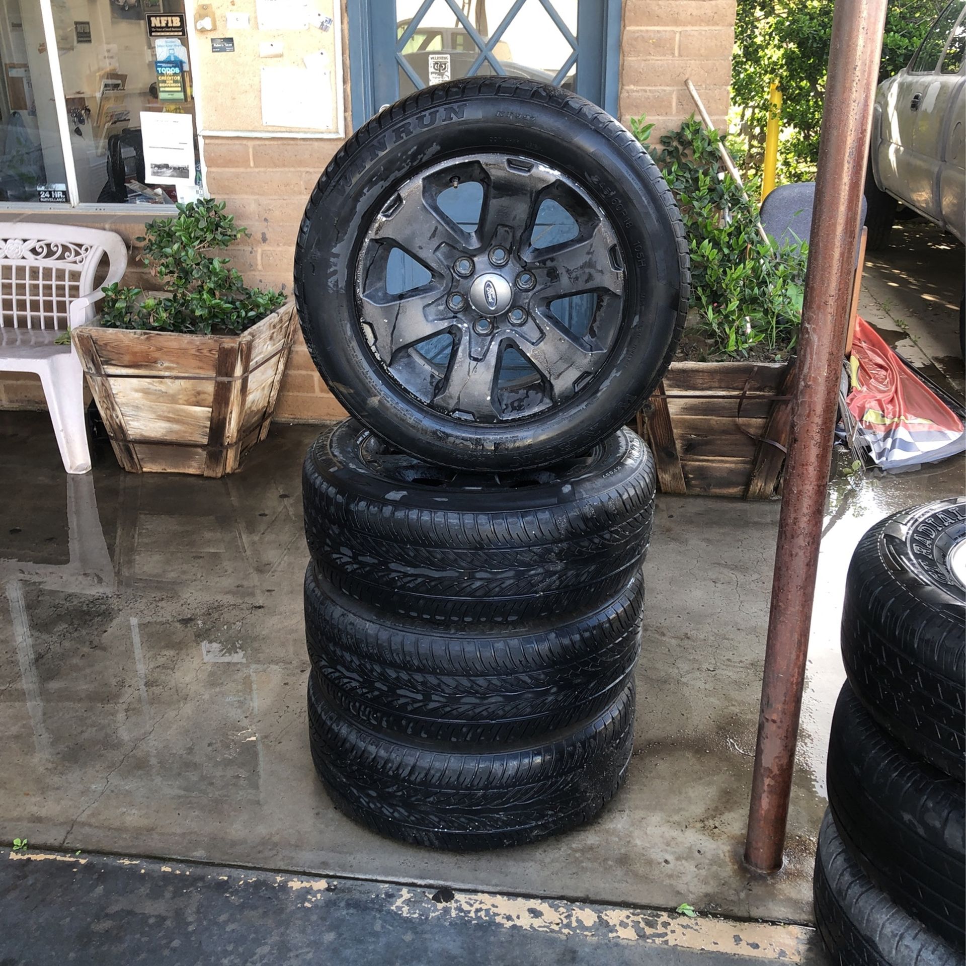 Ford Stock Wheels π Tires 245/60/18