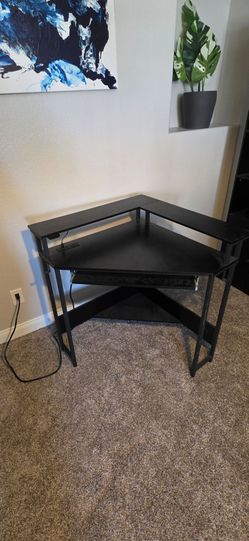 Black Corner Computer Desk with Keyboard Tray