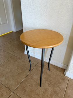 Round Wood Top Accent Side Table with Metal Legs