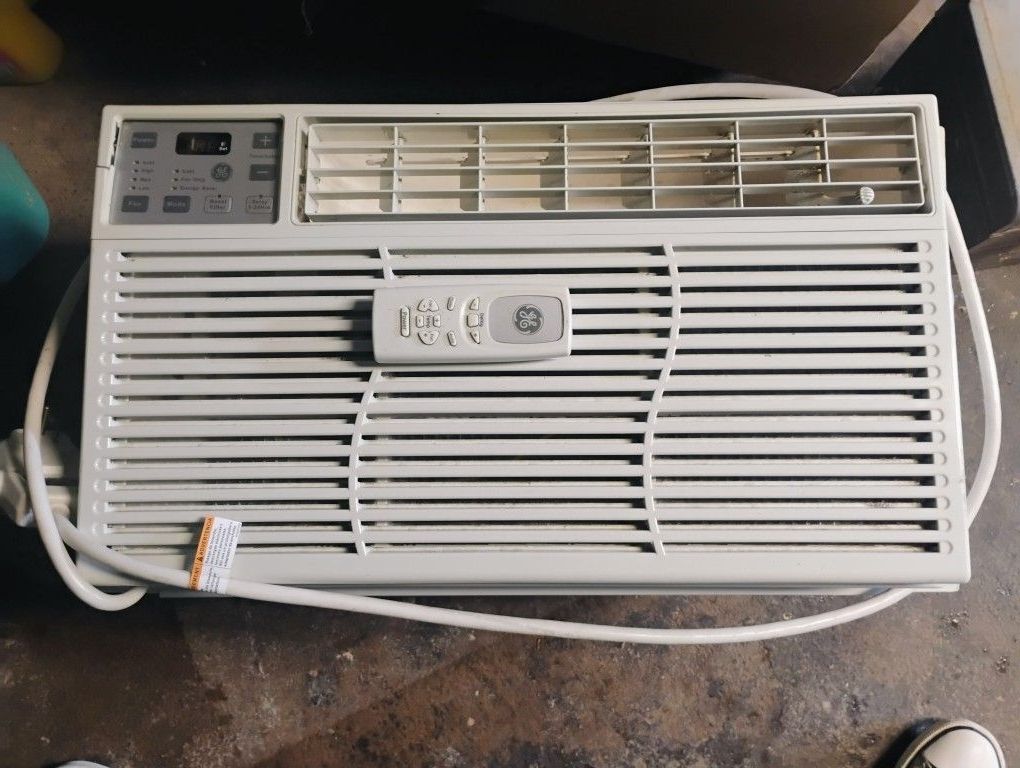 $60 GE 8300 BTU Window Air Conditioner With Remote