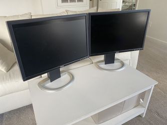 2x DELL UltraSharp 2405FPW 24” LCD Monitors