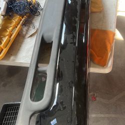 99-06 Chevy Tahoe /silverado Front Bumper Fresh Paint Black