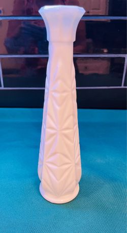 Vintage Hoosier starburst milk glass bud vase