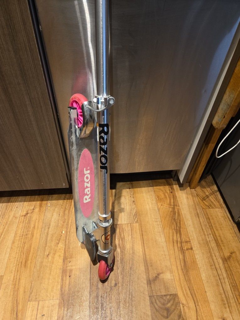 Razor scooter