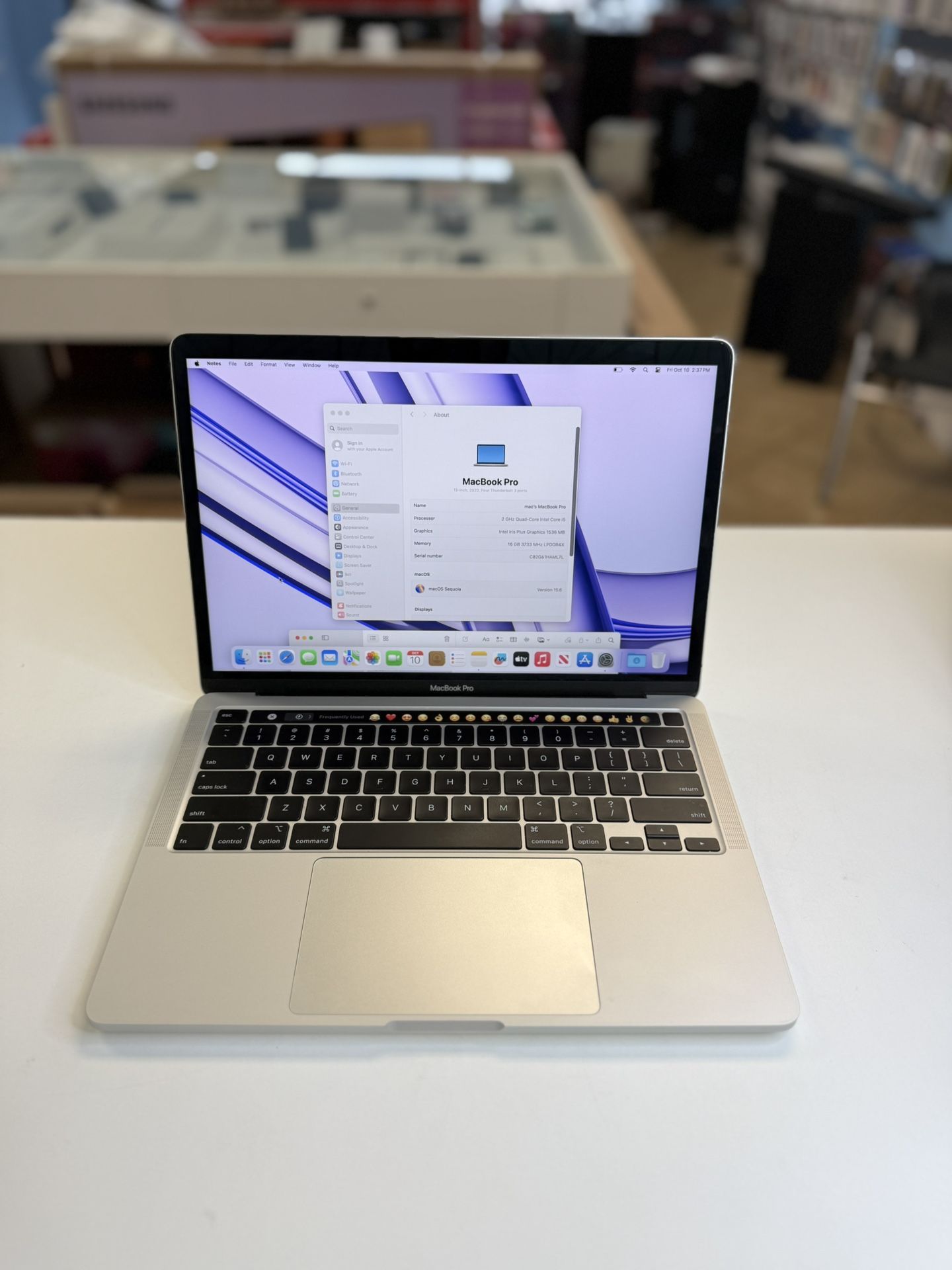 MacBook Pro 13inch 2020 16Gb Ram 512ssd like New with Apps