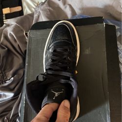 nike jordan 1 retro black patent