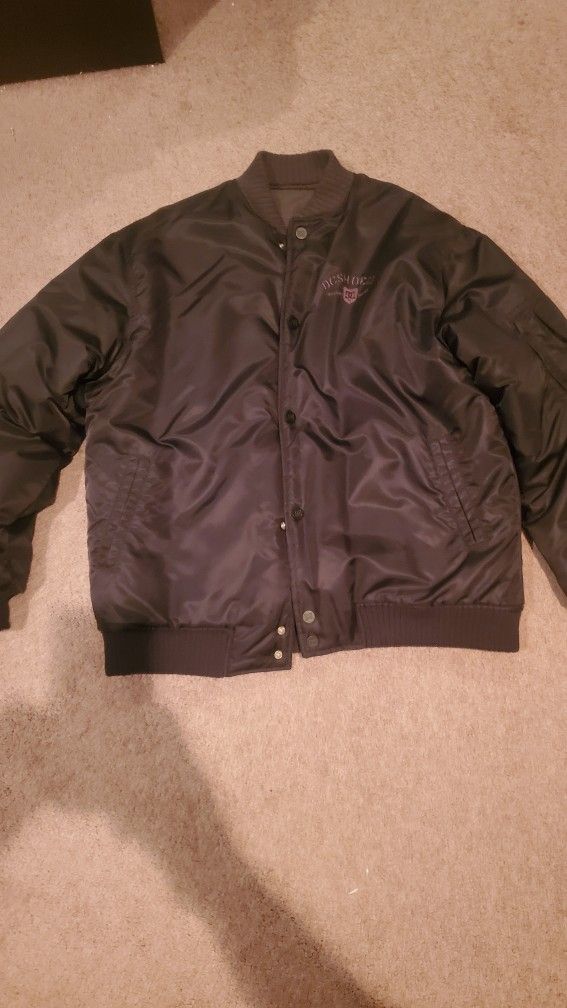 DCSHOECO DC SHOE COMPANY REVERSIBLE JACKET LARGE SKATER WEAR NOT ALPHA INDUSTRIES BOMBER JACKET NOT VANS TILLYS HUNDREDS SUPREME THRASHER