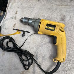 Dewalt  1/2" Variable Speed Reversing Drill—DW235G- -Clean, 7.8 Amp, Chuck Key, 8’ Cord